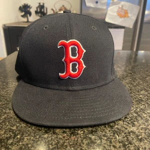 New era keps - 60,6 cm, säljs pga felköp (fel strl),oanvänd