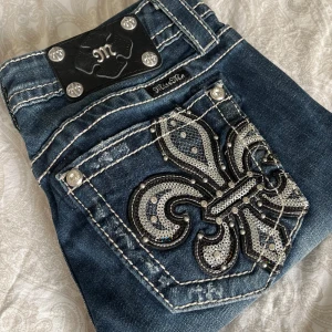 Miss Me jeans  - Säljer då dom va för stora, storlek 27 