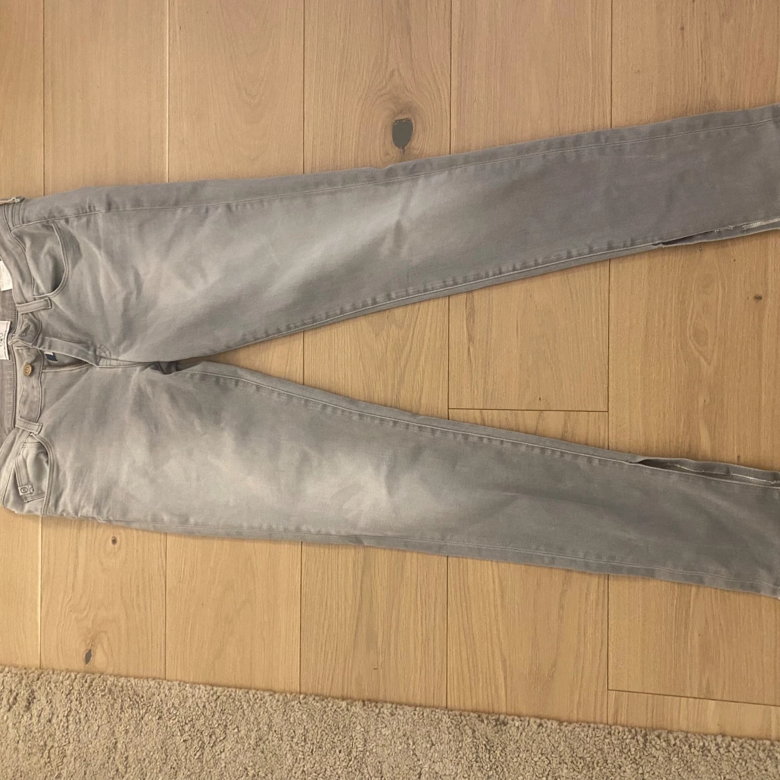 Liknade gråa ltb jeans  - 90