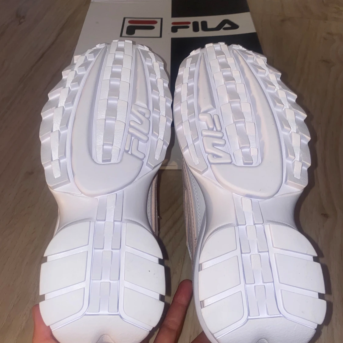 Fila distrubtor 2 - skor - 91