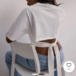 Nelly knyt topp - En jättefin knyt topp från nelly. Bra skick då den inte har kommit till användning så ofta