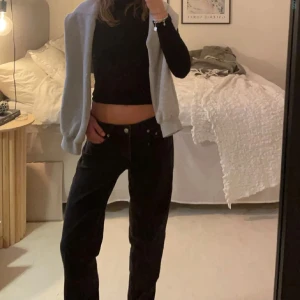 Lågmidjade jeans  - Lågmidjade jeans från lager 157, använda men i fint skick!💖