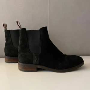 Gant Chelsea boots - Boots från Gant används 1 gång sedan legat i kartongen.. Nypris 2000 Svarta strl 37