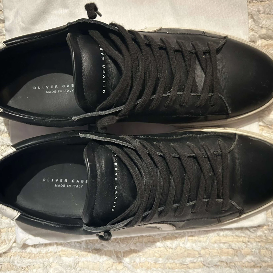 Svarta sneakers från Oliver Cabell - 2