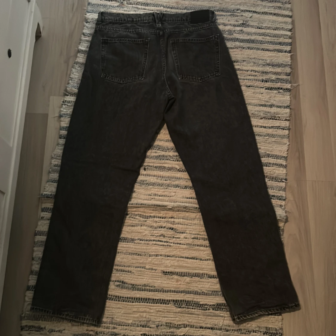 Svarta jeansbyxor - 1