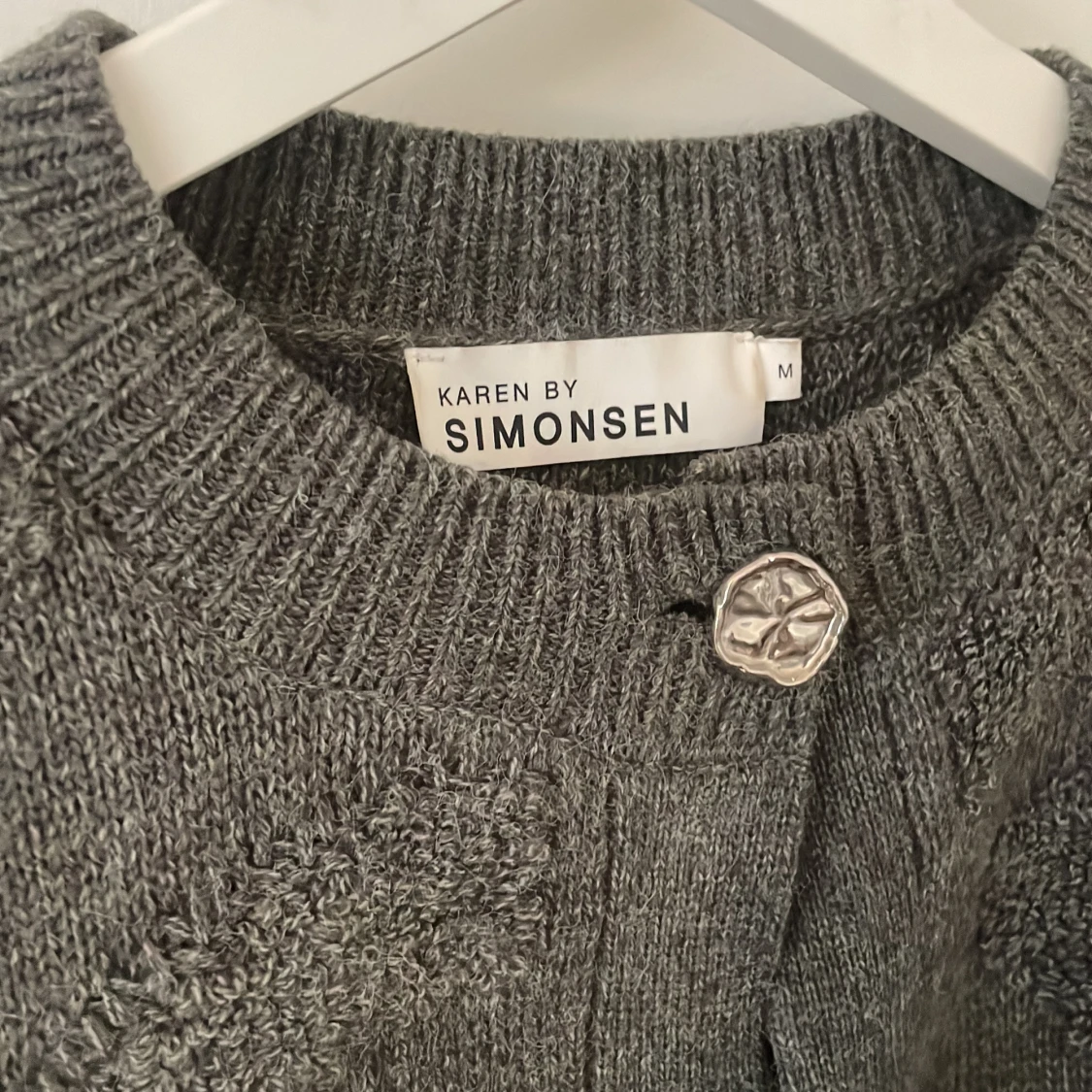 Grå kofta från Karen by Simonsen - 1