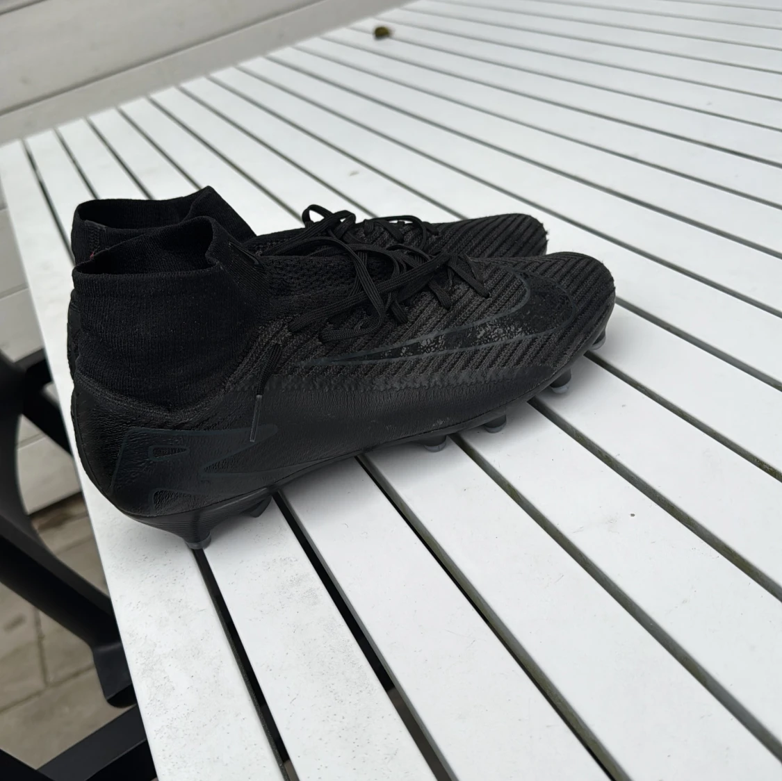 Svarta fotbollsskor från Nike - 1