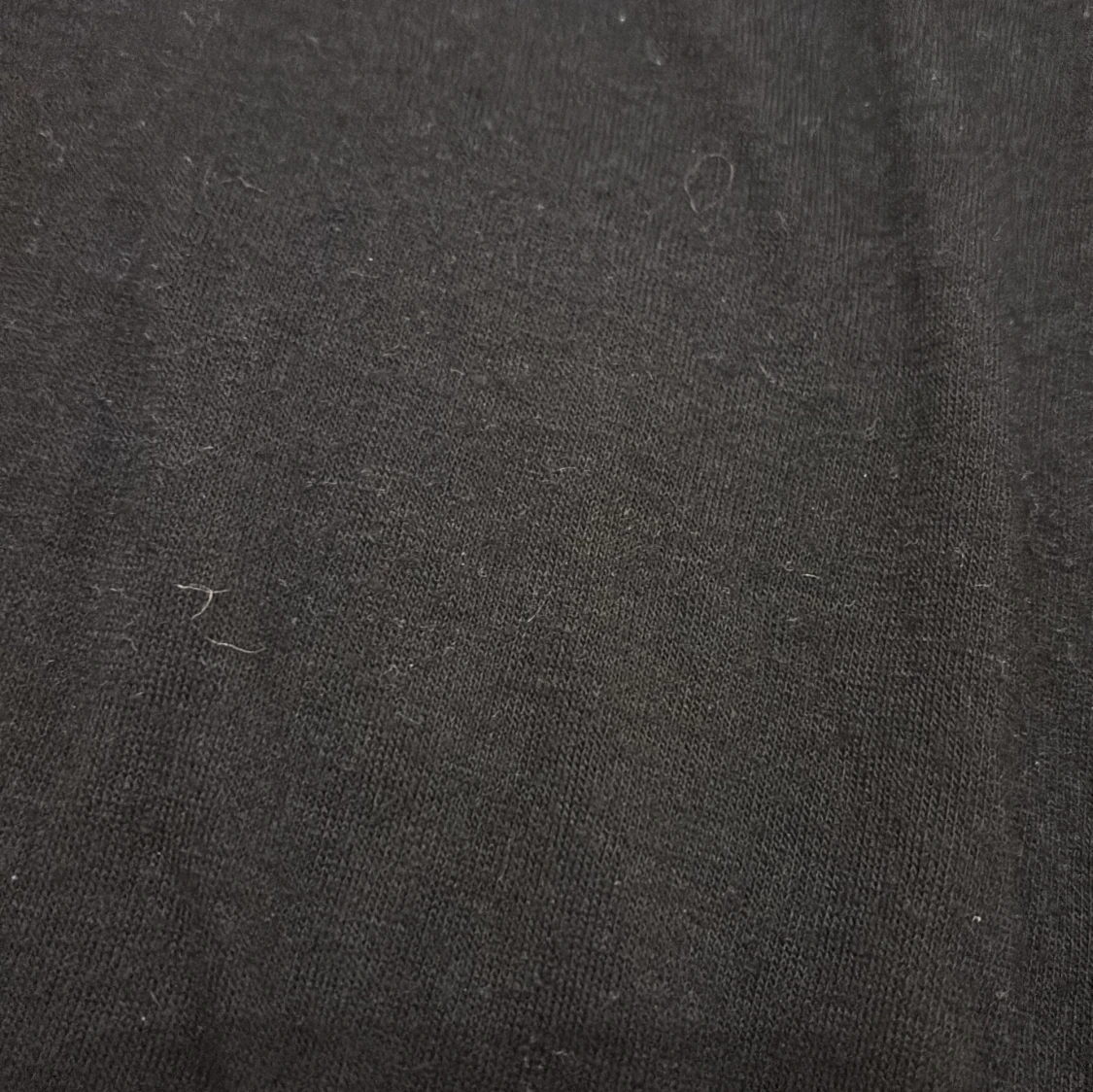 Svart långärmad topp med spetsdetaljer - 2