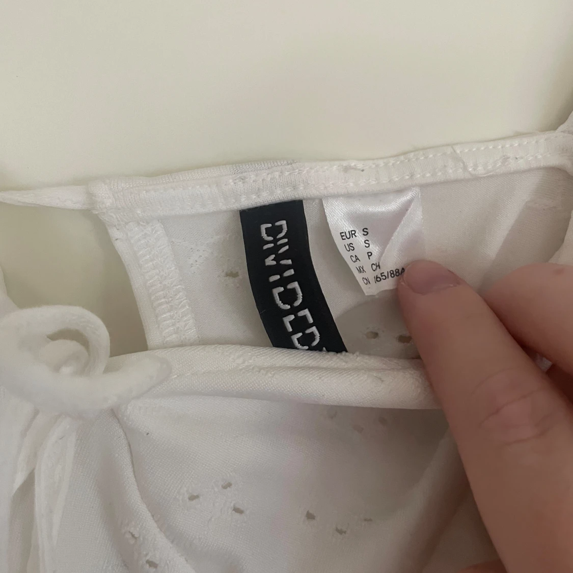 Söt vit topp från H&M - 90