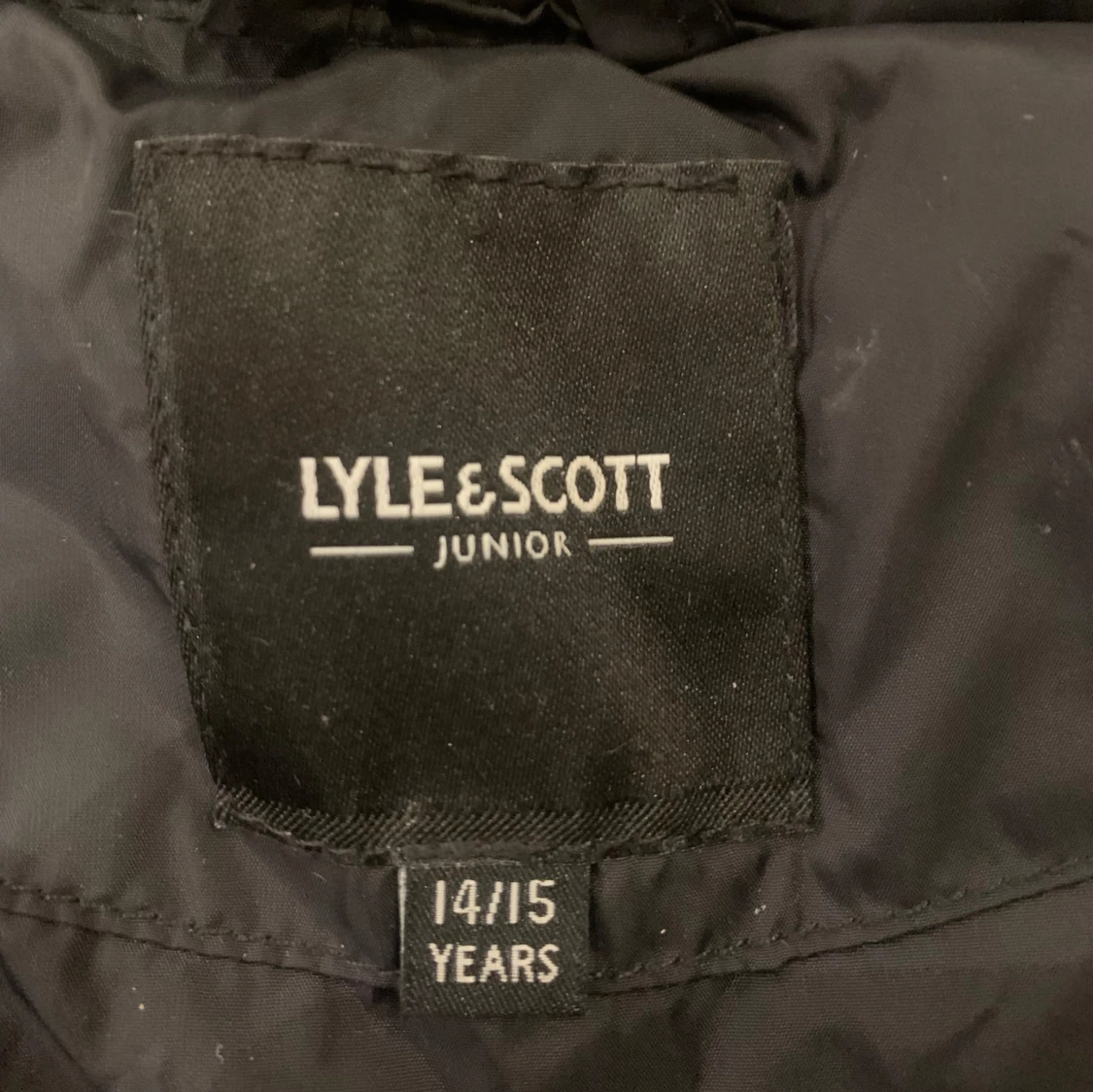 Svart Lyle and Scott väst - 1