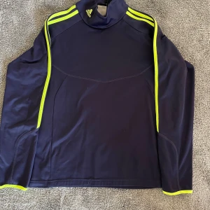 Adidas cl tröja - En riktigt skön och trevlig Champions League tröja som e perfekt till hösten1