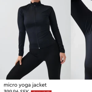 Gymtröja  - Köpt på barnavdelningen som passar xs,s och är bara använd en gång. Kontakta mig innan ni köper!!!!