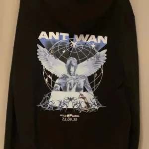 Ant Wan hoodie från konserten - Nyskick, strl s  Skicka bud