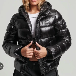 Superdry jacka  - superdry jacka i bra skick  orginal pris 1500  
