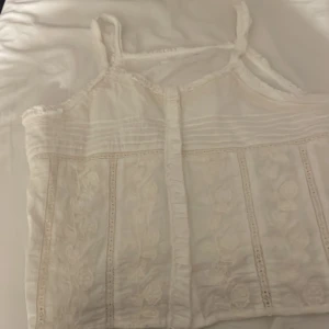 Linne från zara💞 - Ett jätte fint linne från zara💞 Har aldrig varit använd💞