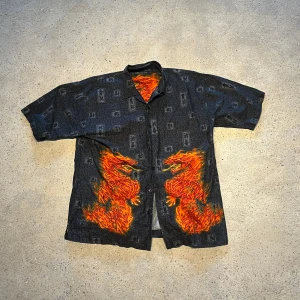 No boundaries y2k shirt 💿😎 - If you follow its 5% off 😱🧍‍♂️ If you have any quastion just ask away !! Kondition: 9/10 Size: L 