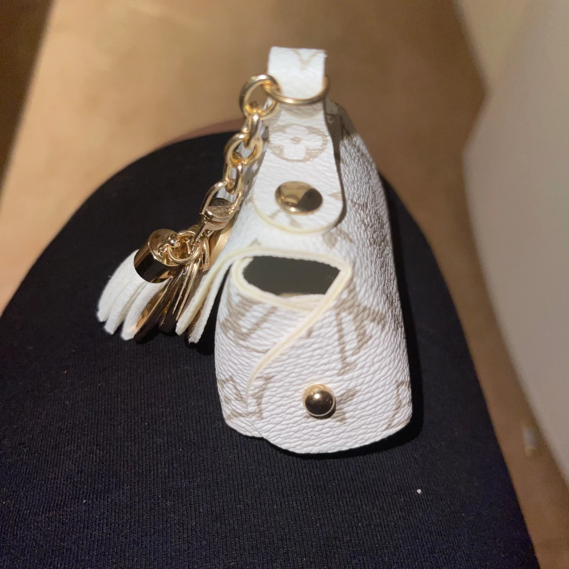 Vit mini handväska med monogram - 93