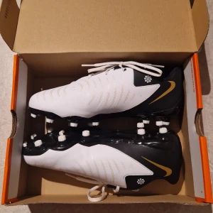 Fotbollskor nike - Nya utan pris.