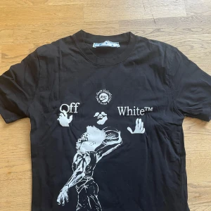 Off White t-shirt - Helt oanvänd 