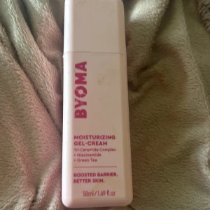 Kräm - Byoma gel cream, iaf 1/2 kvar förmodligen mer. Nypris 190kr Mitt pris 40kr