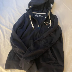 Zip up - Jätte fin zip up från polo club men kommer tyvärr inte till användning längre