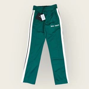 Palm angel track pants - Ett par palm angels track pants i 8/10 skick och pris kan diskuteras 