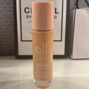 Elf Halo glow 3 - FÄRG 3 light/medium. Har öppnat och testat en gång men passade ej mig, vill ha mattre smink!  Ger superfint glow så för dig som gillar det är den perfekt!