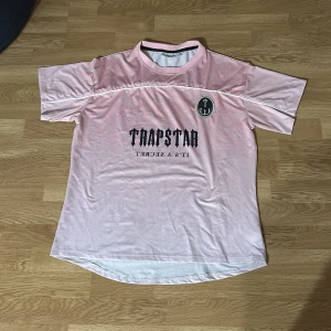 trapstar tröja - bra skick passar även M