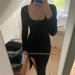 Långklänning  - fest klänning  Använd få gånger  Passar S och M 