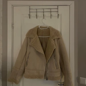 Mocka jacka i storlek XL mycket bra skick beige  - Mycket bra skick Andvönd få gånger beige 