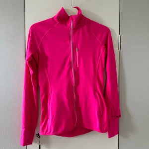 Träningsjacka   - Träningsjacka från H&M i fint skick