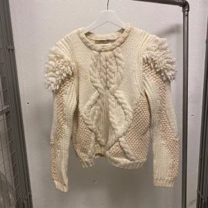 Other stories tröja - Stickad tröja från other stpries, kan behöva handtvättas.