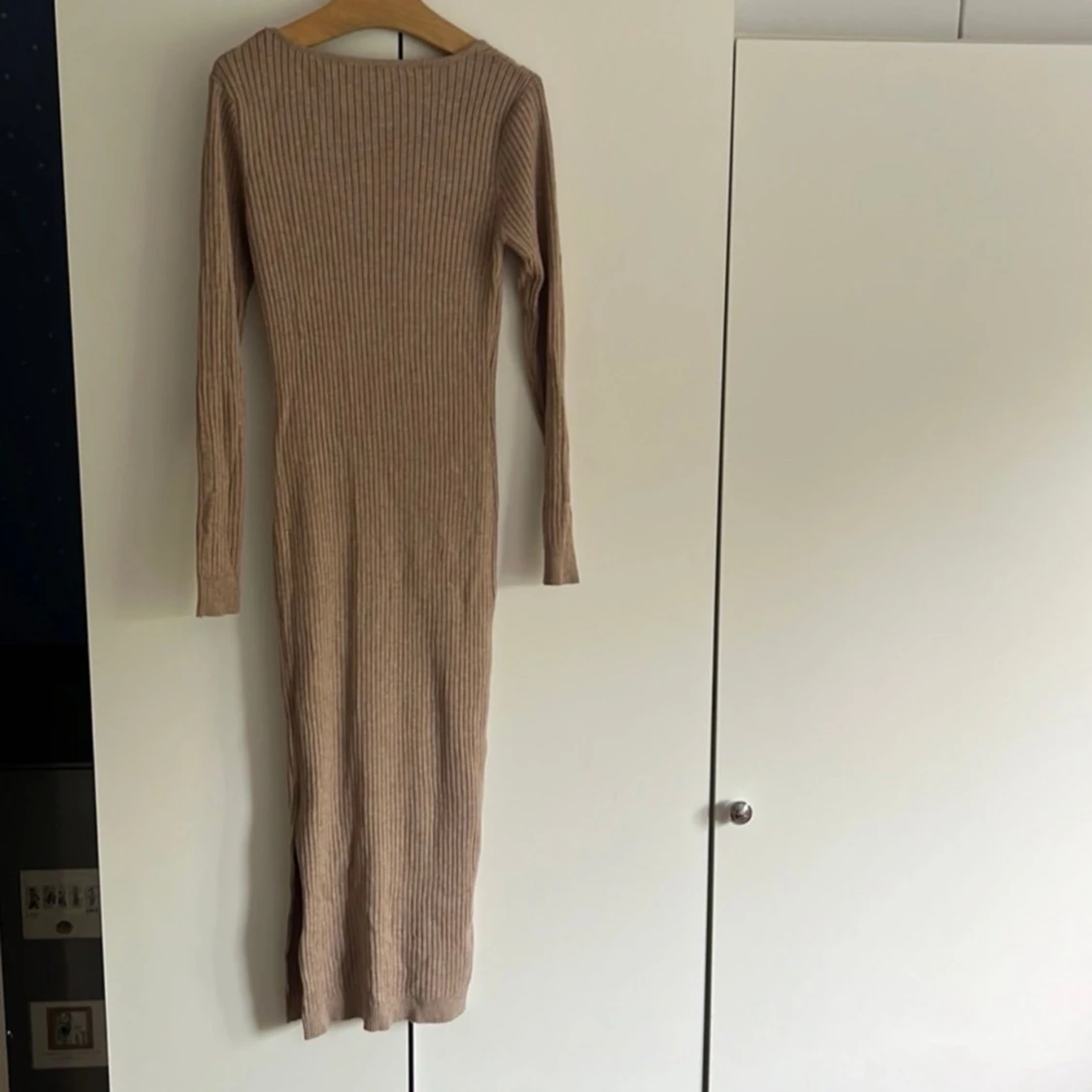 Beige klänning, storlek S - 90