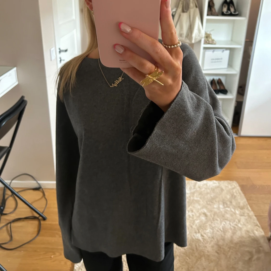 Grå tröja  - 91