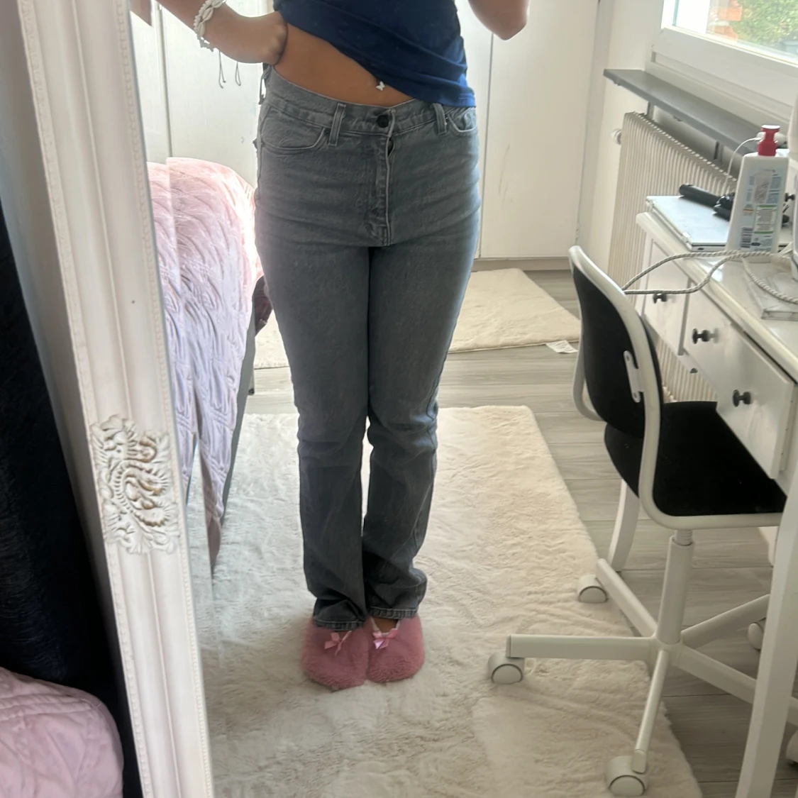 Midweisted straight leg jeans 