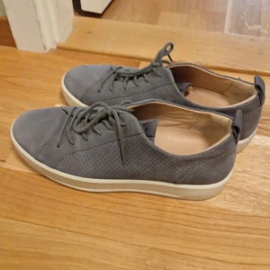 Skor. ecco - Använda 5-6 gånger. Gråa ecco skor. De är i bra skick