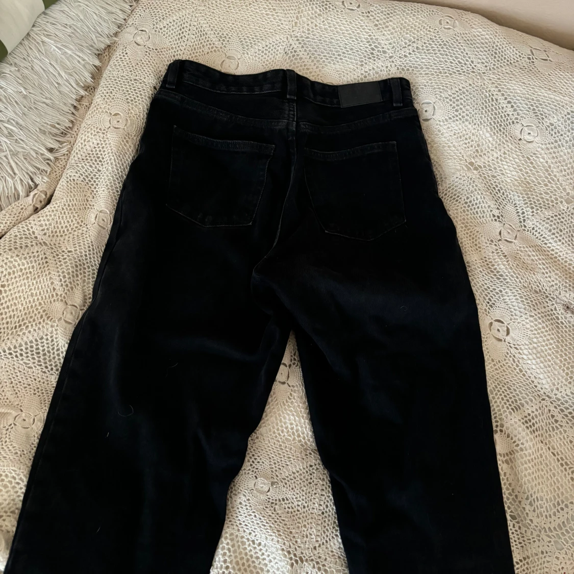 Svarta byxor från Monki - 90