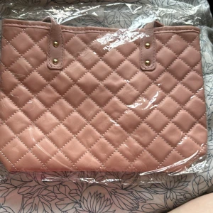 Medelstor väska beige - Medel stor väska beige   .ej märkesväska .