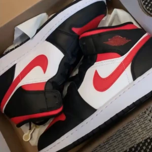 Nike Jordan  - Nike jordan original röd 