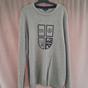 Henry Lloyd tröja - Henry Lloyd tröja i stl XL Bra skick men använd ganska mycket