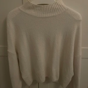 & other stories tröja M - Säljer den då jag inte får användning av den, 