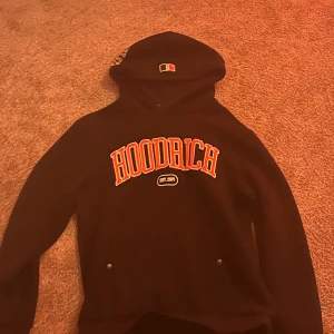Hoodrich hoodie - Strl S skick 8/10 säljer pga andvänder inte längre andvänd några gånger för några månader sedan