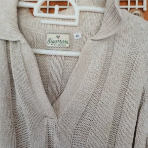 Stickad tröja Biggareu stl XL  - Stickad tröja Biggareu v ringad stl xl. Fint skick.