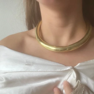 Halsband  - Böjbart halsband.