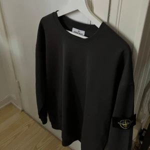 Stone Island Crewneck - Stone Island crewneck i nyskick. Storlek L!