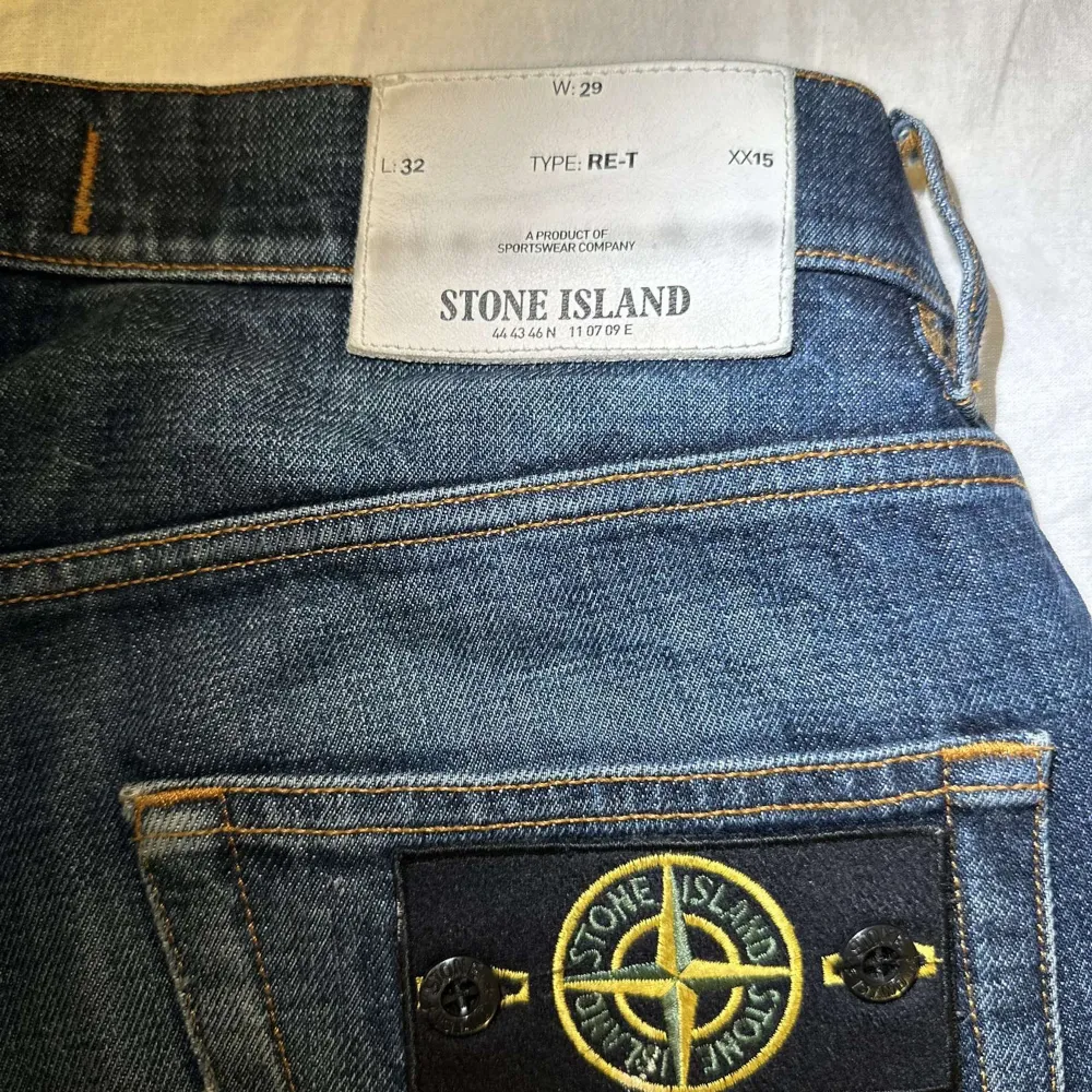 Stone Island jeans. Riktigt snygga jeans, som nya inga skador eller något. Säljs inte längre.  Storlek w:29 L:32. Jeans & Byxor.