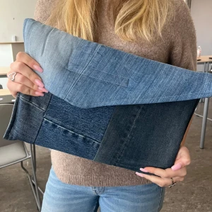 Jeans datorfodral - Fodralets mått är 35x24!!🫶🥰 Kolla gärna in våran insta också!