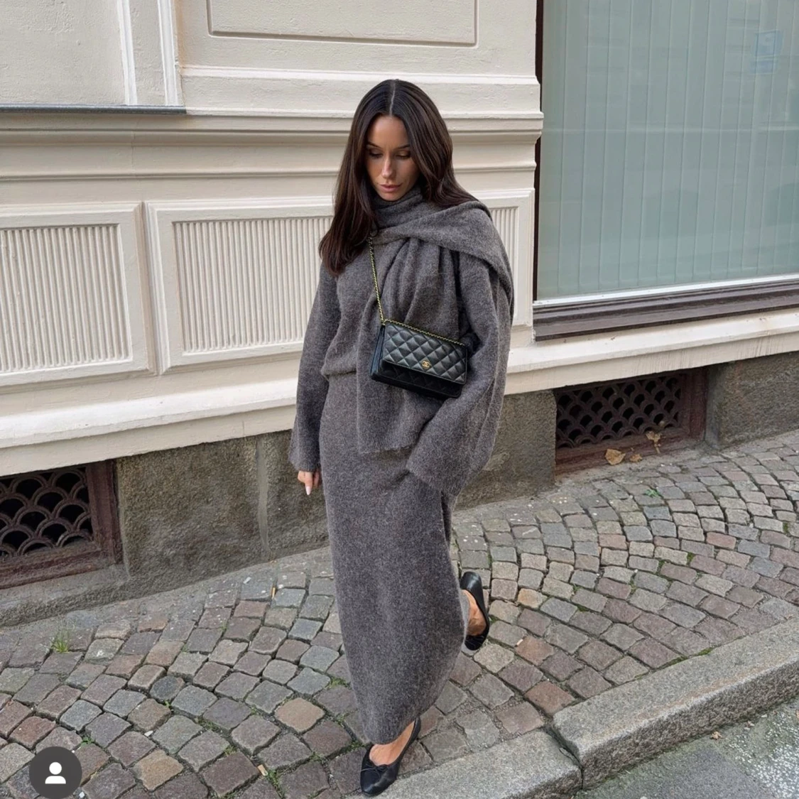 Söker Gina stickad kjol - 90