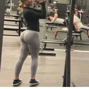 NVGTN tights  - NVGTN tights som sitter helt perfekt. Passar XS-M. Säljer tyvärr pga har för mycket träningskläder :( 