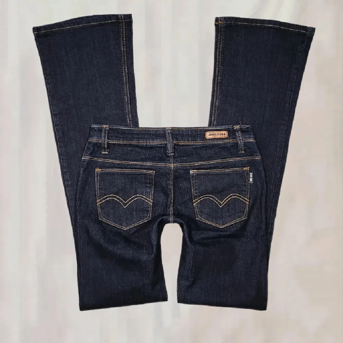 Mörkblå bootcut jeans